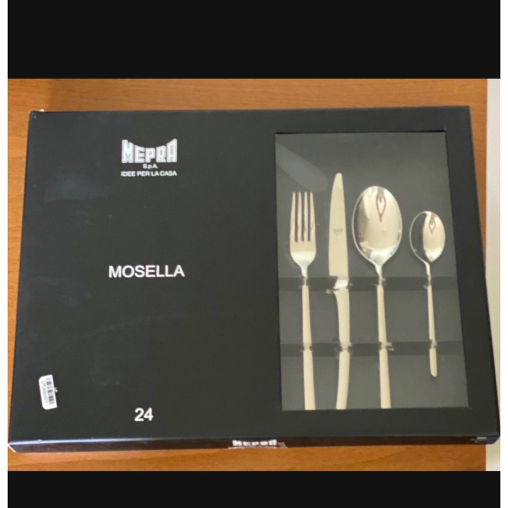 24-piece flatware set